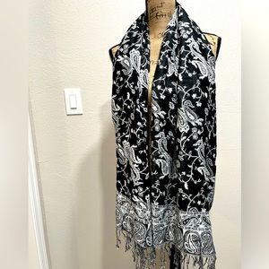 Beautiful Black and white scarf